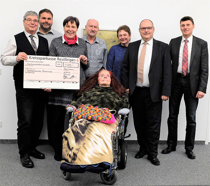 Übergabe von Wafios der Spenden